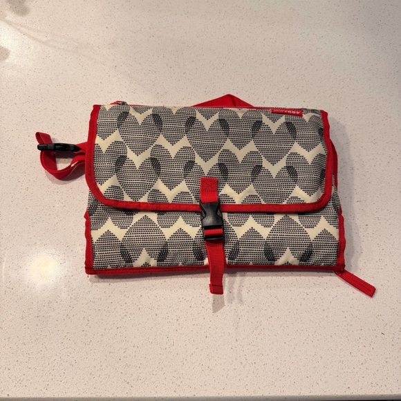 Skip Hop Handbags - Skip Hop Portable Travel Changing Pad Clutch Gray Chevron Red Hearts Baby